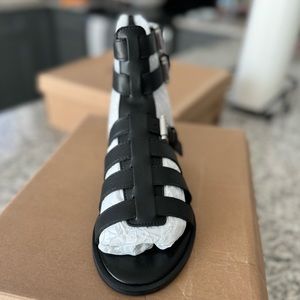 STEVE MADDEN- Black Bruno Sandals